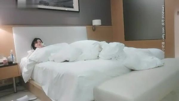 约了个高颜值ktv妹子啪啪，摸逼舔弄上位骑坐抽插抬腿侧入猛操