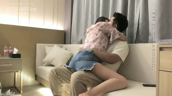 ai高清2k修复2020_8_23_小宝寻花约了个牛仔短裤大奶妹子舌吻摸奶上位骑乘猛操