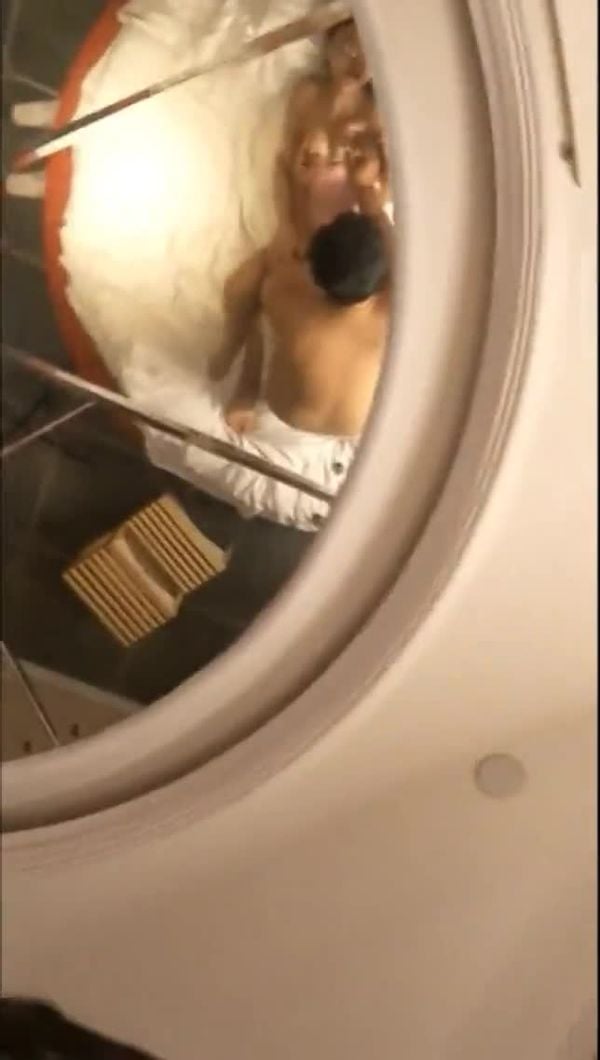 按摩服务客人加钱要求啪啪最后口内射精要吞下去