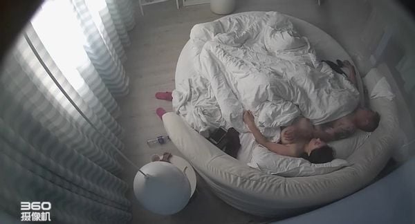 江湖刺青哥和大奶情人激情啪啪啪比看A片还刺激