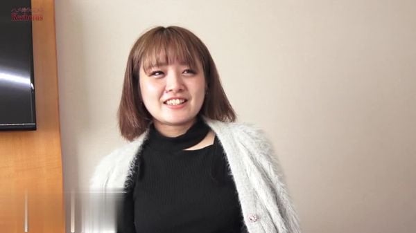 【無修正ｘ個人攝影】假裝訪談欺騙像歌手的素人妹子搭訕無套抽插